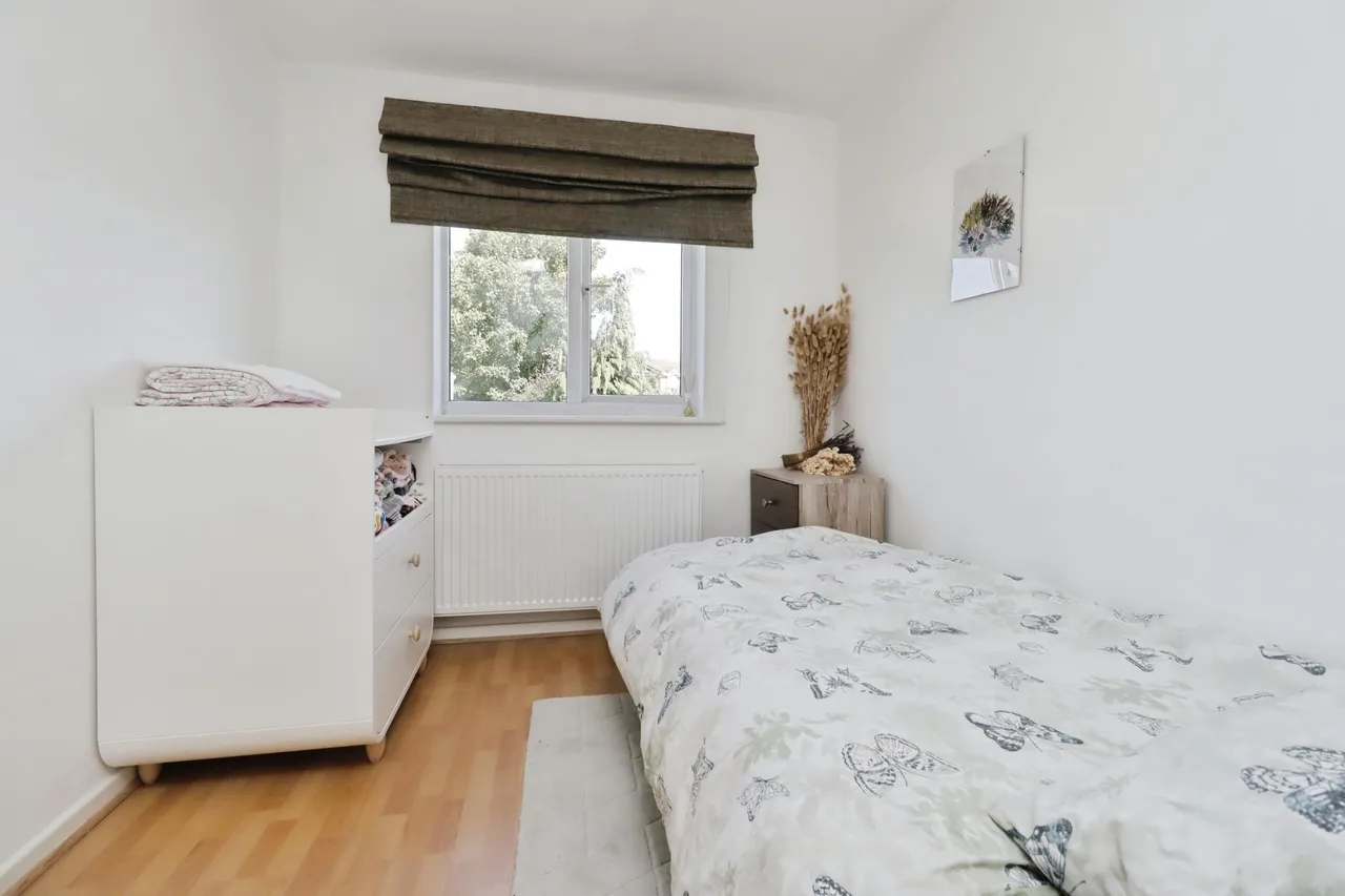 Damson Drive, The Rock, TF3, photo 18
