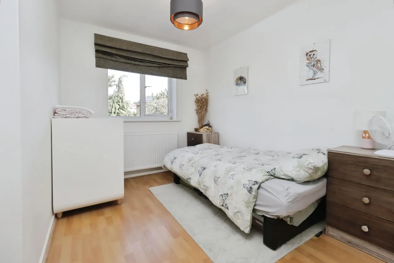 Damson Drive, The Rock, TF3, photo 17