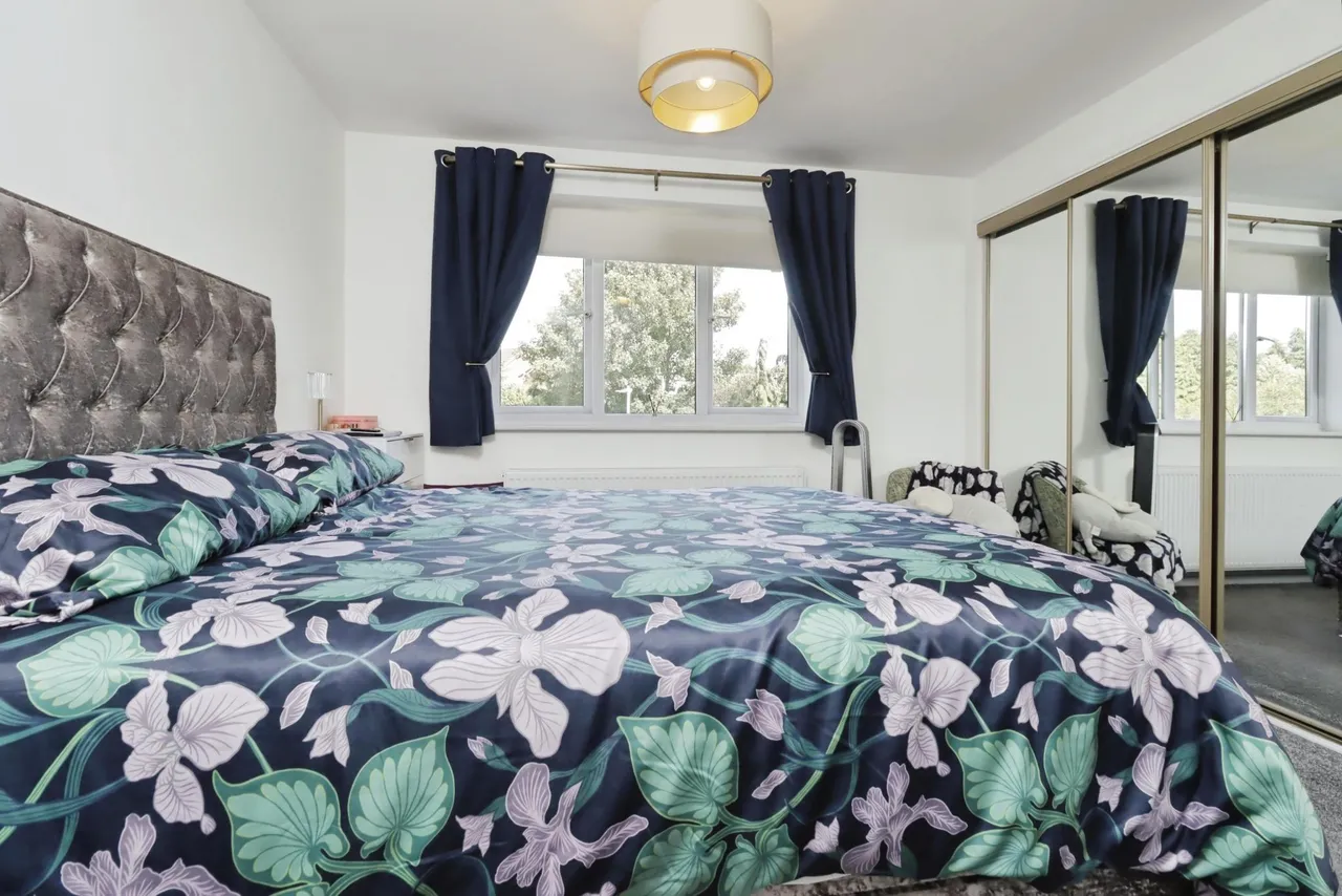 Damson Drive, The Rock, TF3, photo 16