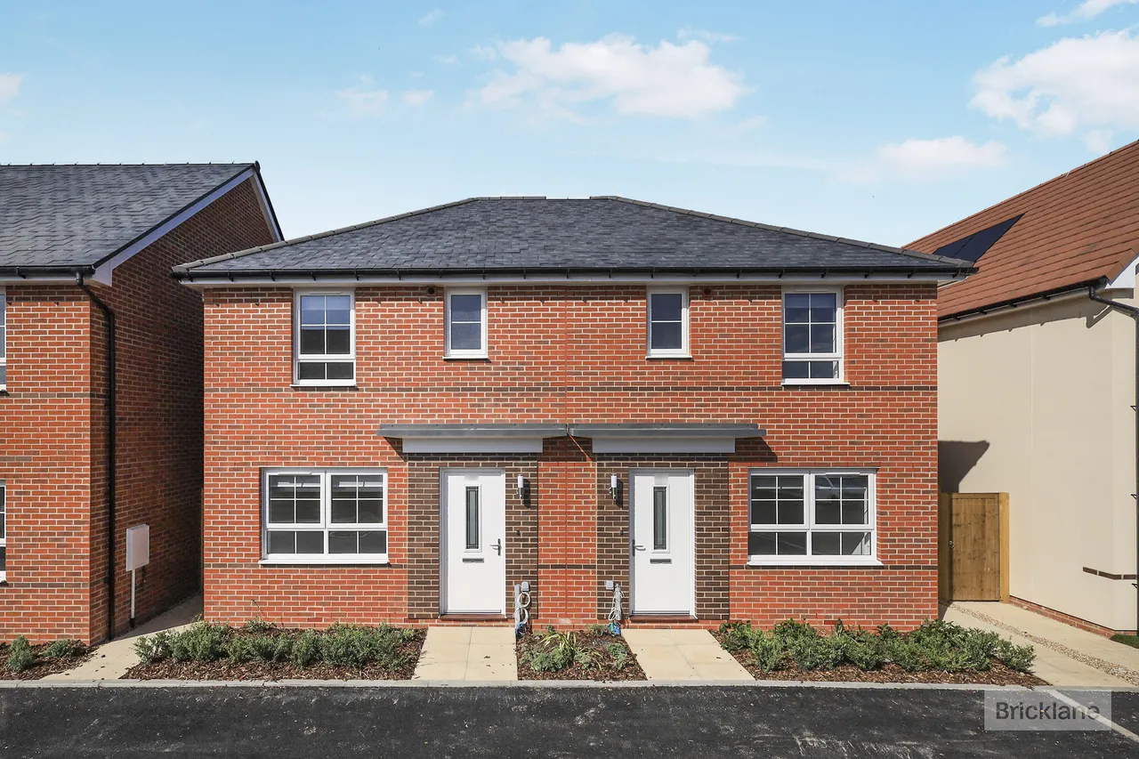 3 bed house to rent — Tangmere Road, HAILSHAM