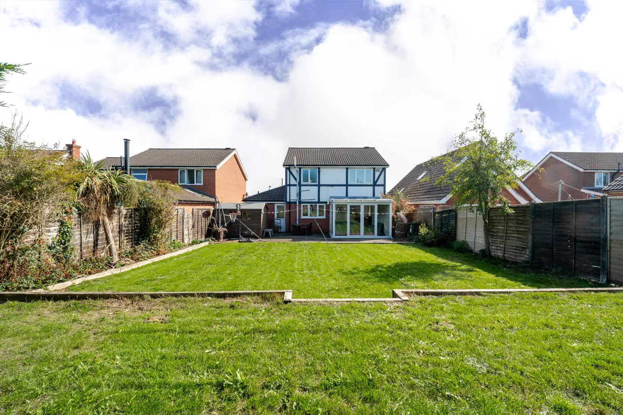 Lindsey Drive, Grimsby, DN36, photo 32