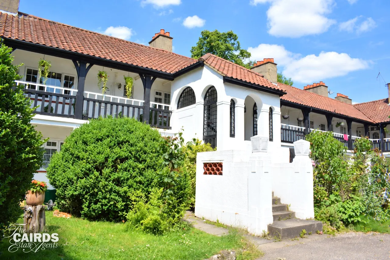2 bed flat to rent, Drummond Gardens, Epsom, KT19