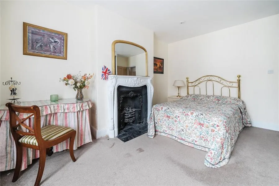 Russell Street, Windsor, SL4, photo 17