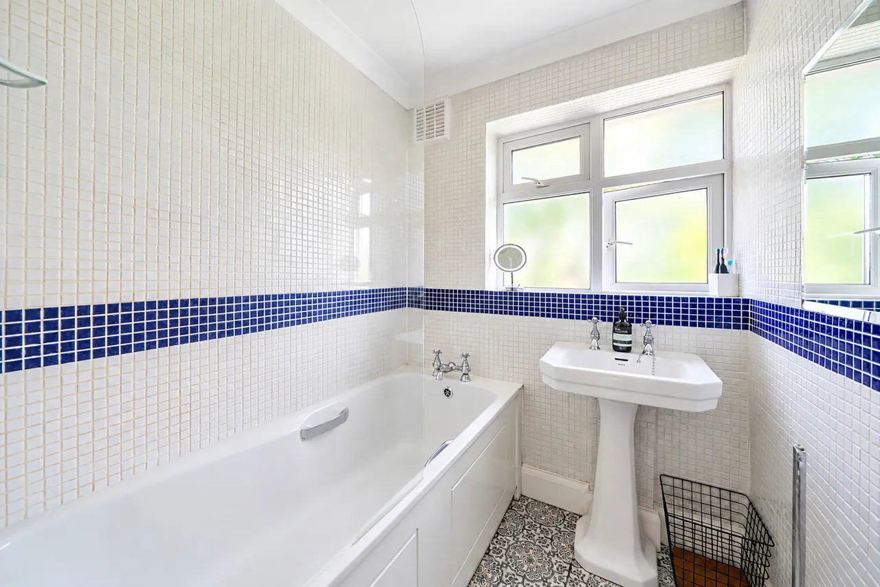 Friary Close, London, N12, photo 16