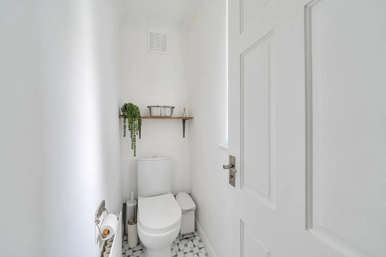 Friary Close, London, N12, photo 17