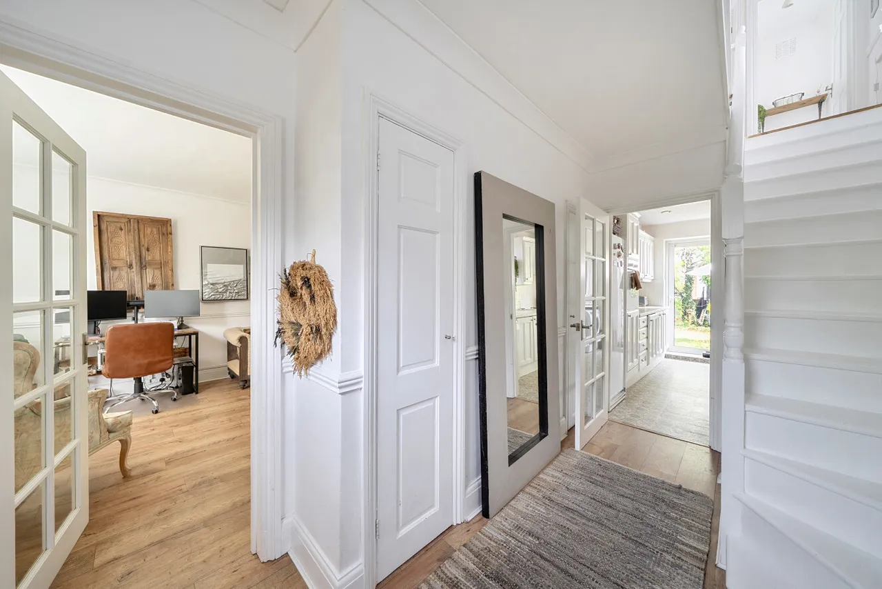 Friary Close, London, N12, photo 10