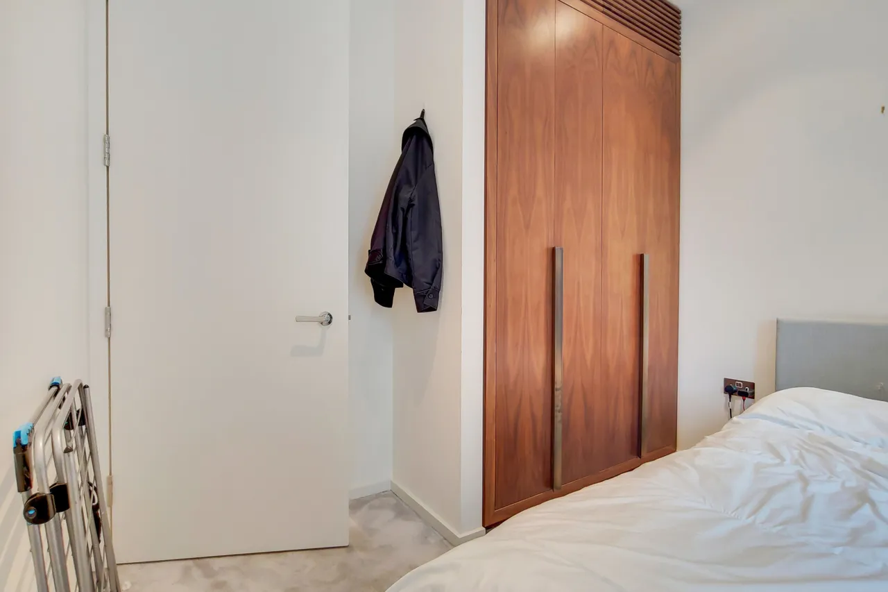 Apartment A43, Capital Building, Embassy Gardens, 8 New Union Square, London, photo 11