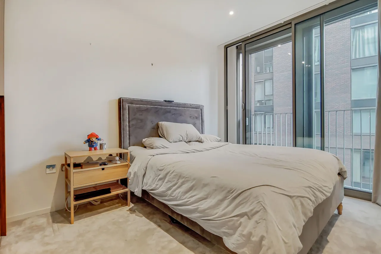 Apartment A43, Capital Building, Embassy Gardens, 8 New Union Square, London, photo 9