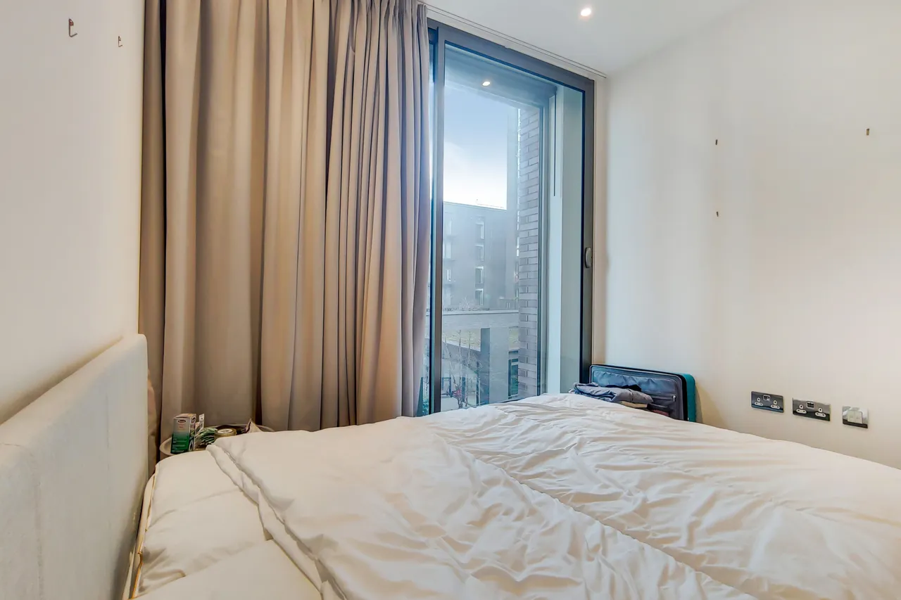 Apartment A43, Capital Building, Embassy Gardens, 8 New Union Square, London, photo 12