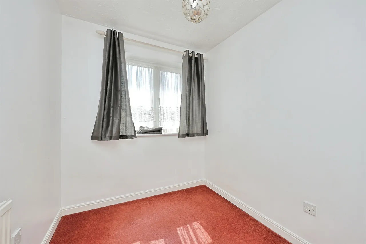 Lisbon Road, Toftwood, Dereham, photo 11