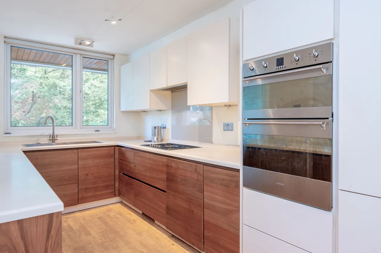 106 Holders Hill Road, London, photo 4
