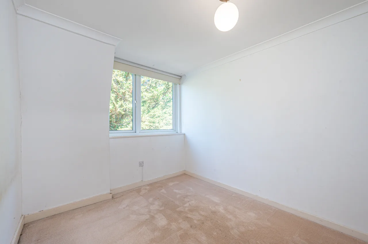 106 Holders Hill Road, London, photo 12