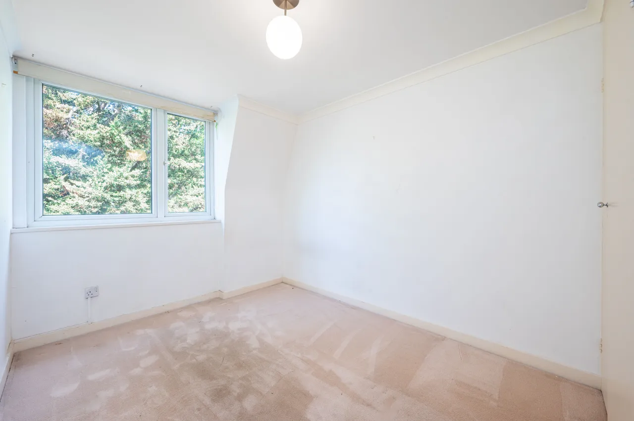106 Holders Hill Road, London, photo 10