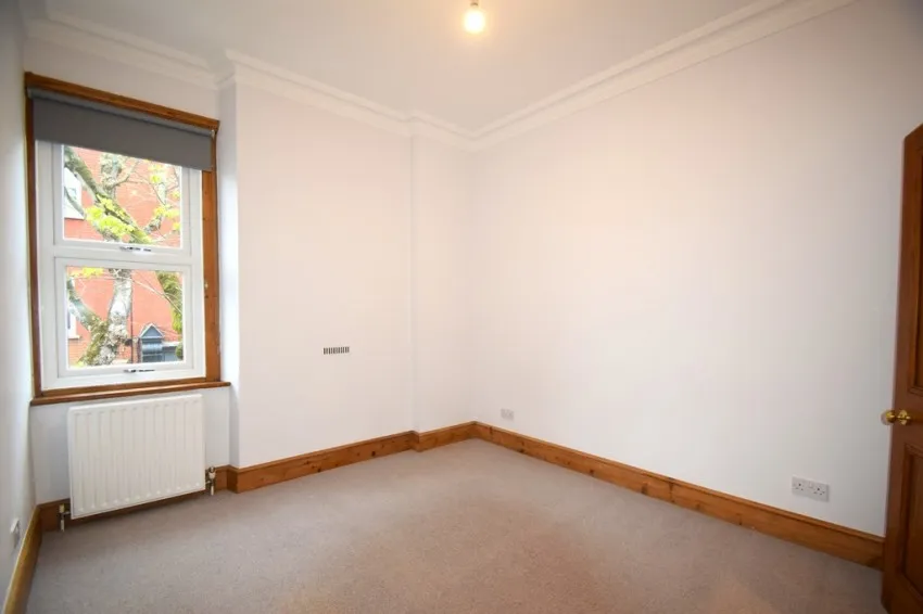 Chiswick High Road, W4, photo 13