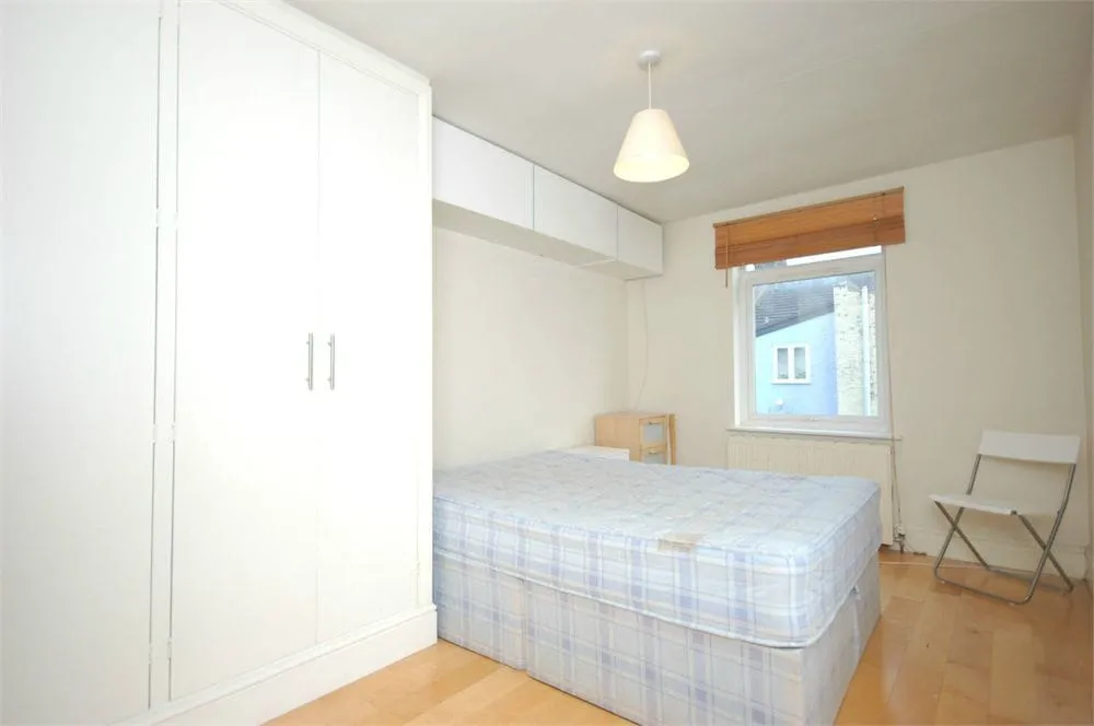 Greyhound Road, London, NW10, photo 6