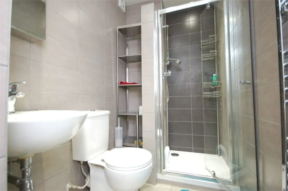 Greyhound Road, London, NW10, photo 7