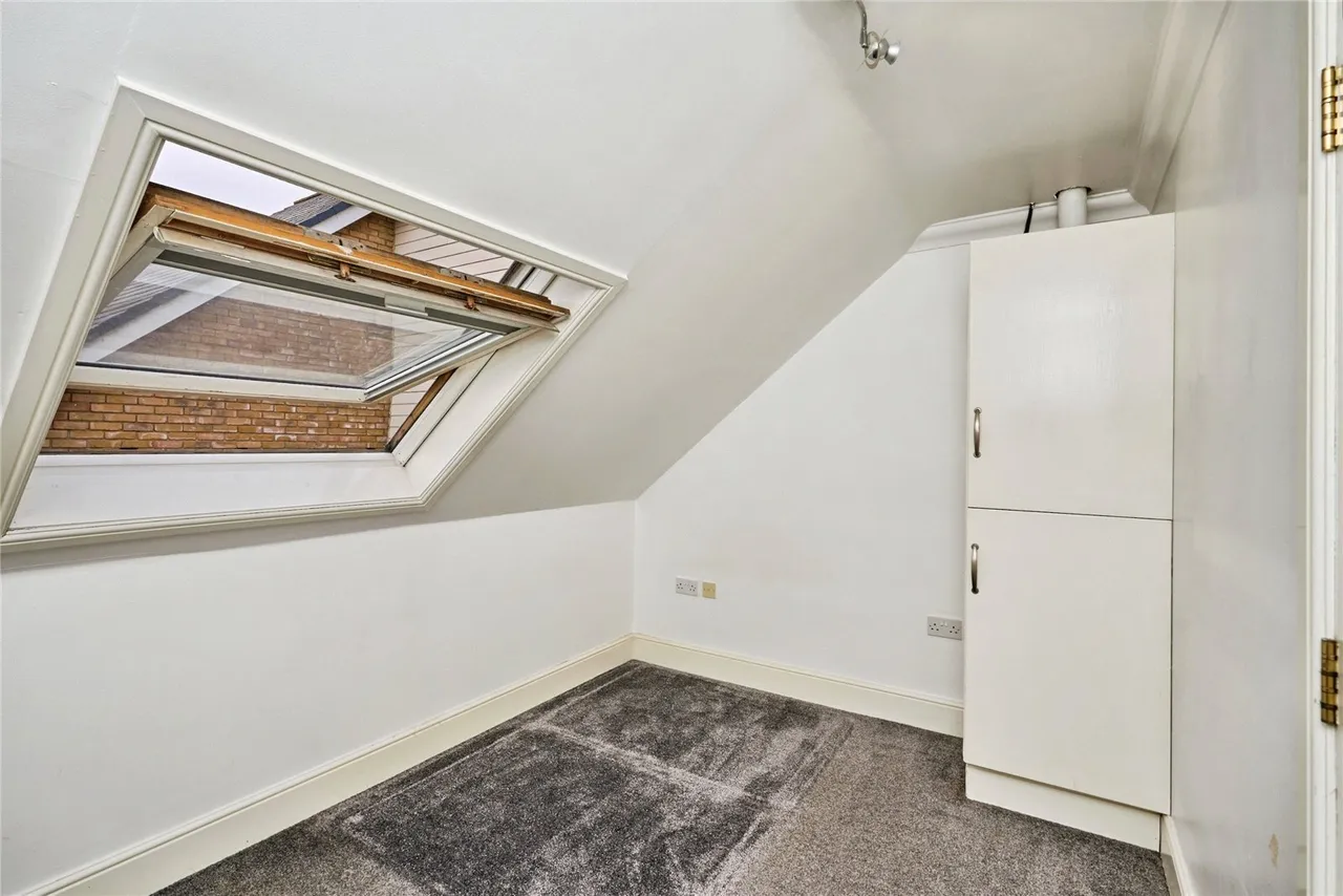 St. Johns Road, Newport, PO30, photo 13