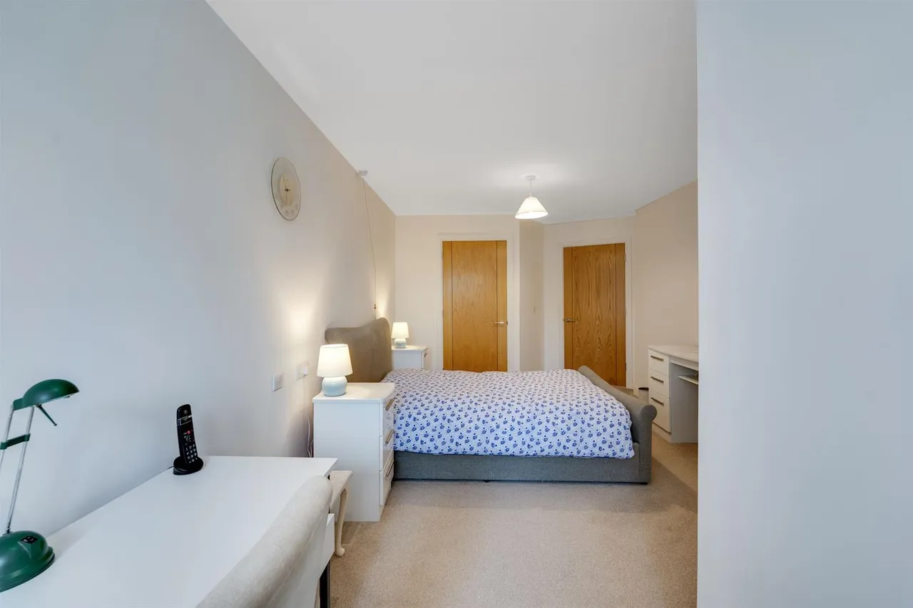 Churchfield Road, Walton-On-Thames, KT12, photo 14