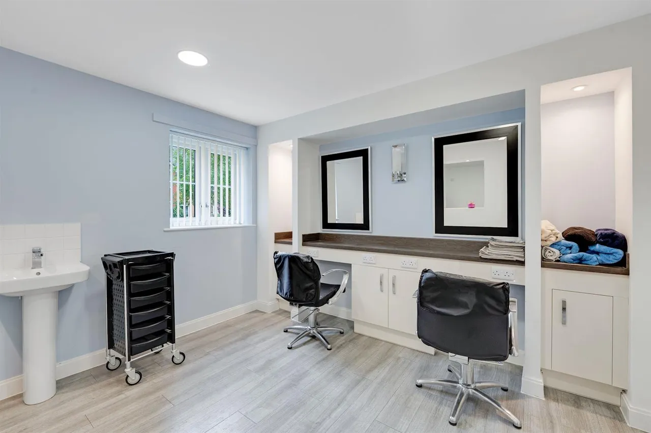 Churchfield Road, Walton-On-Thames, KT12, photo 5