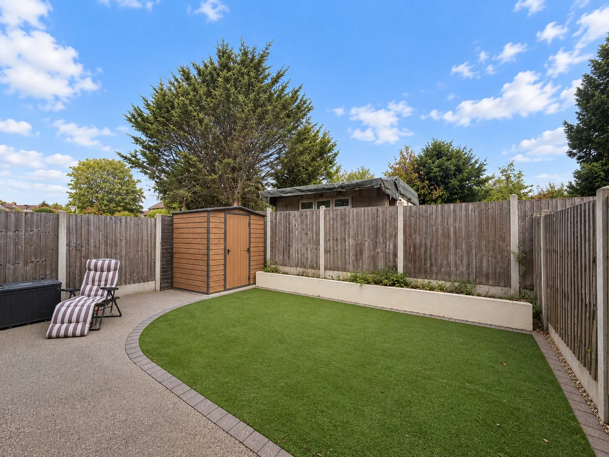Saffron Road, Romford, Collier Row, RM5 3ES, photo 10
