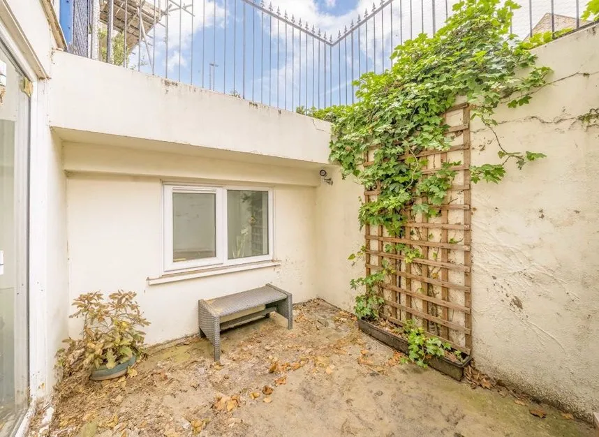 The Vale, Acton, W3, photo 4