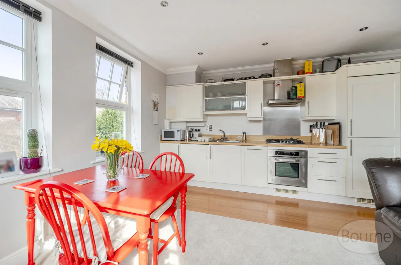 Hale Road, Farnham, GU9, photo 2