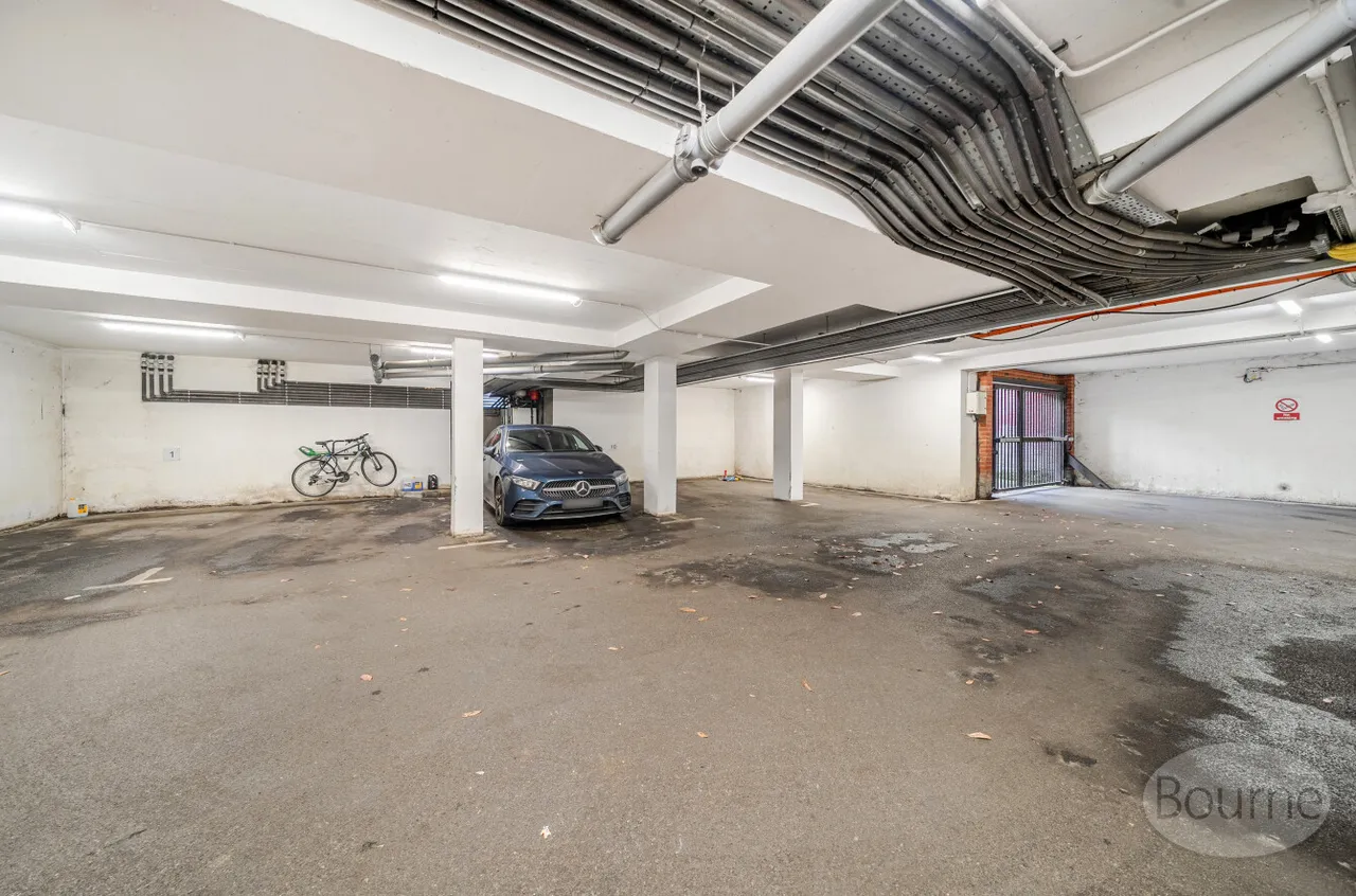 Hale Road, Farnham, GU9, photo 11