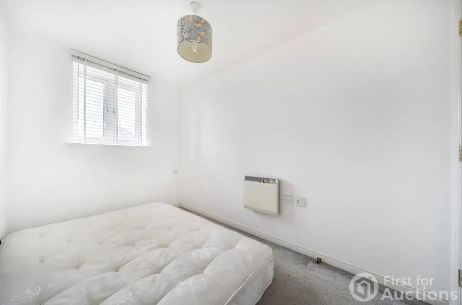 Saltash Road, Swindon, SN2, photo 10