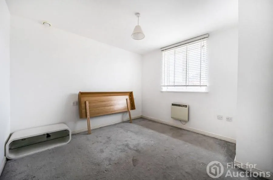 Saltash Road, Swindon, SN2, photo 7