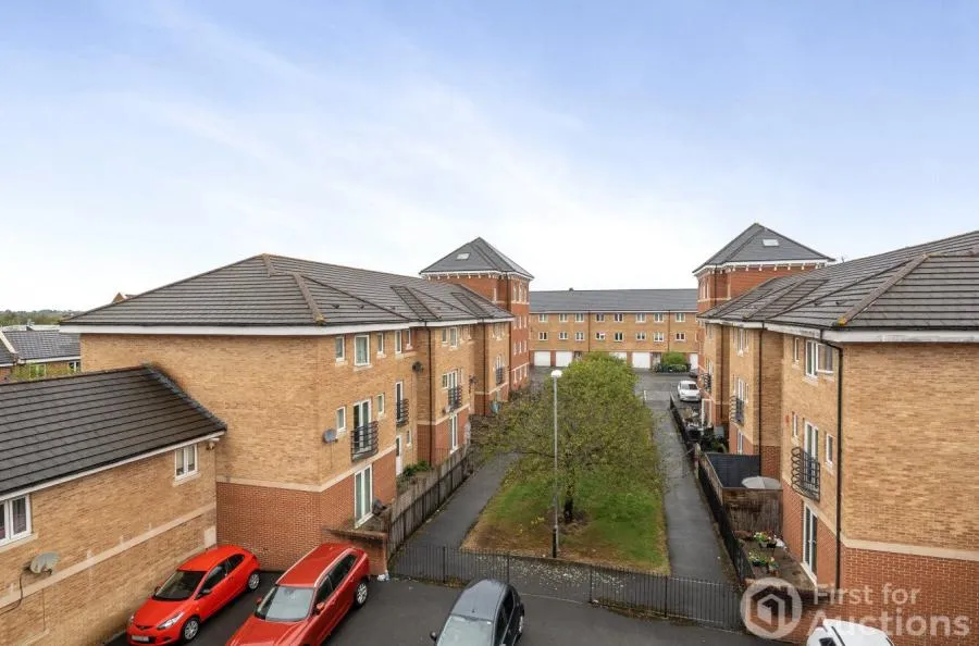 Saltash Road, Swindon, SN2, photo 13