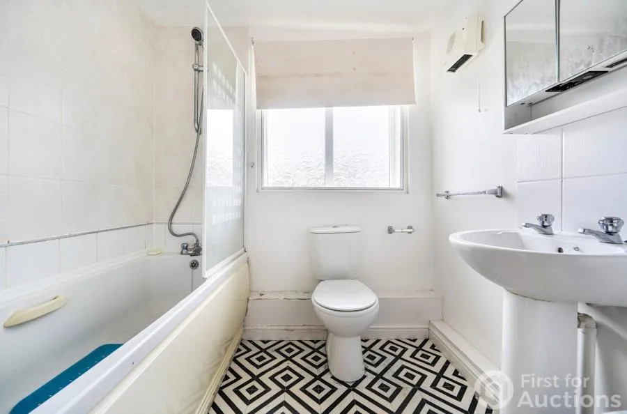 Saltash Road, Swindon, SN2, photo 11