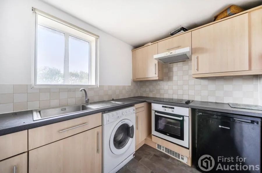 Saltash Road, Swindon, SN2, photo 5