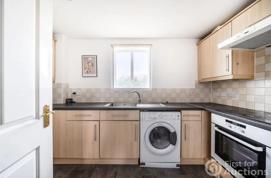 Saltash Road, Swindon, SN2, photo 6