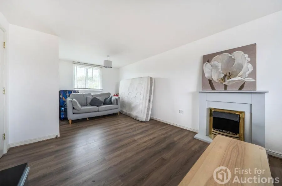 Saltash Road, Swindon, SN2, photo 2