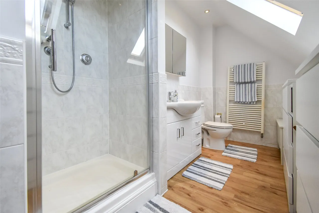 Rhyll Gardens, Aldershot, Hampshire, GU11 3UA, photo 11