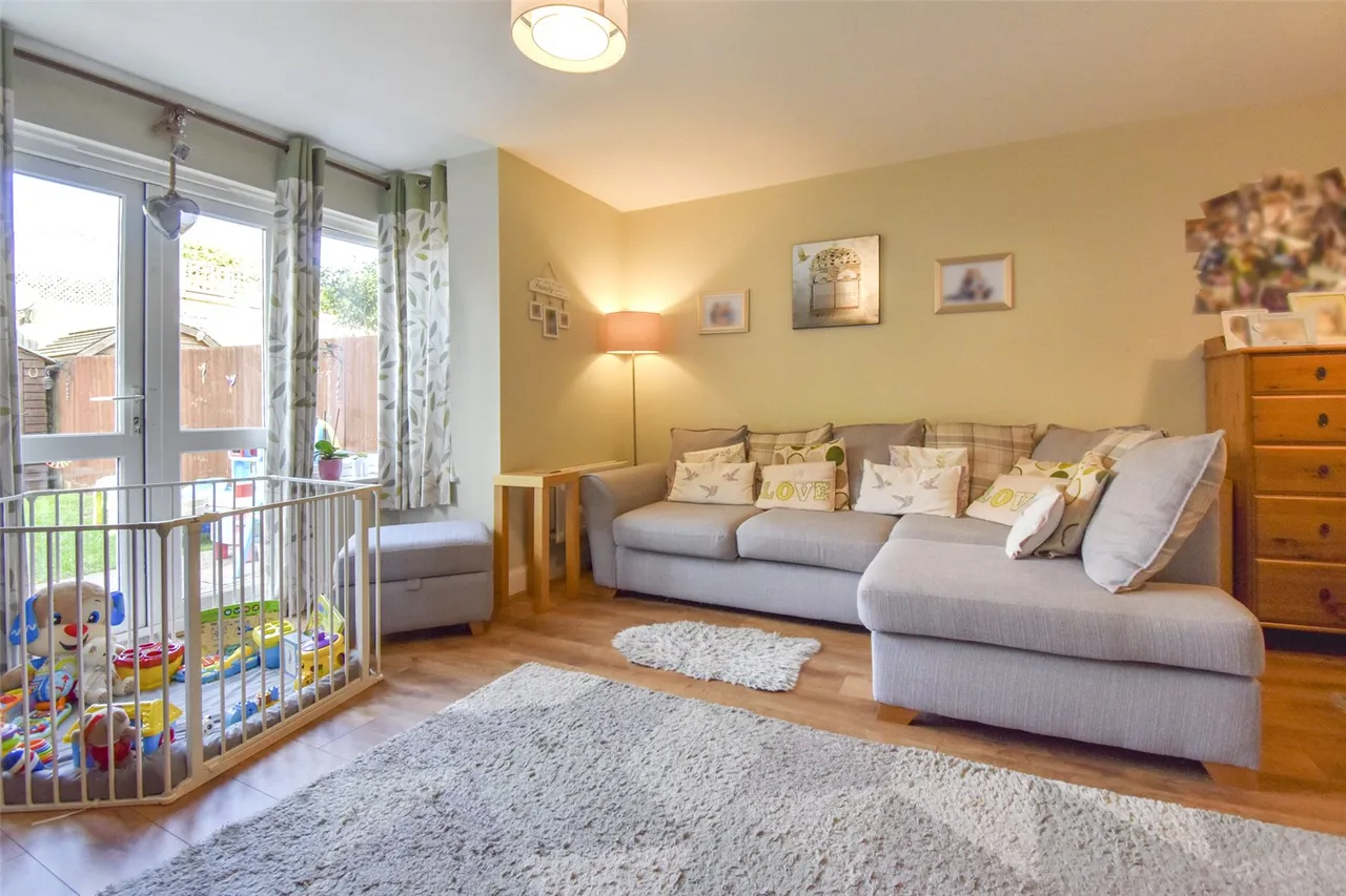 Rhyll Gardens, Aldershot, Hampshire, GU11 3UA, photo 13