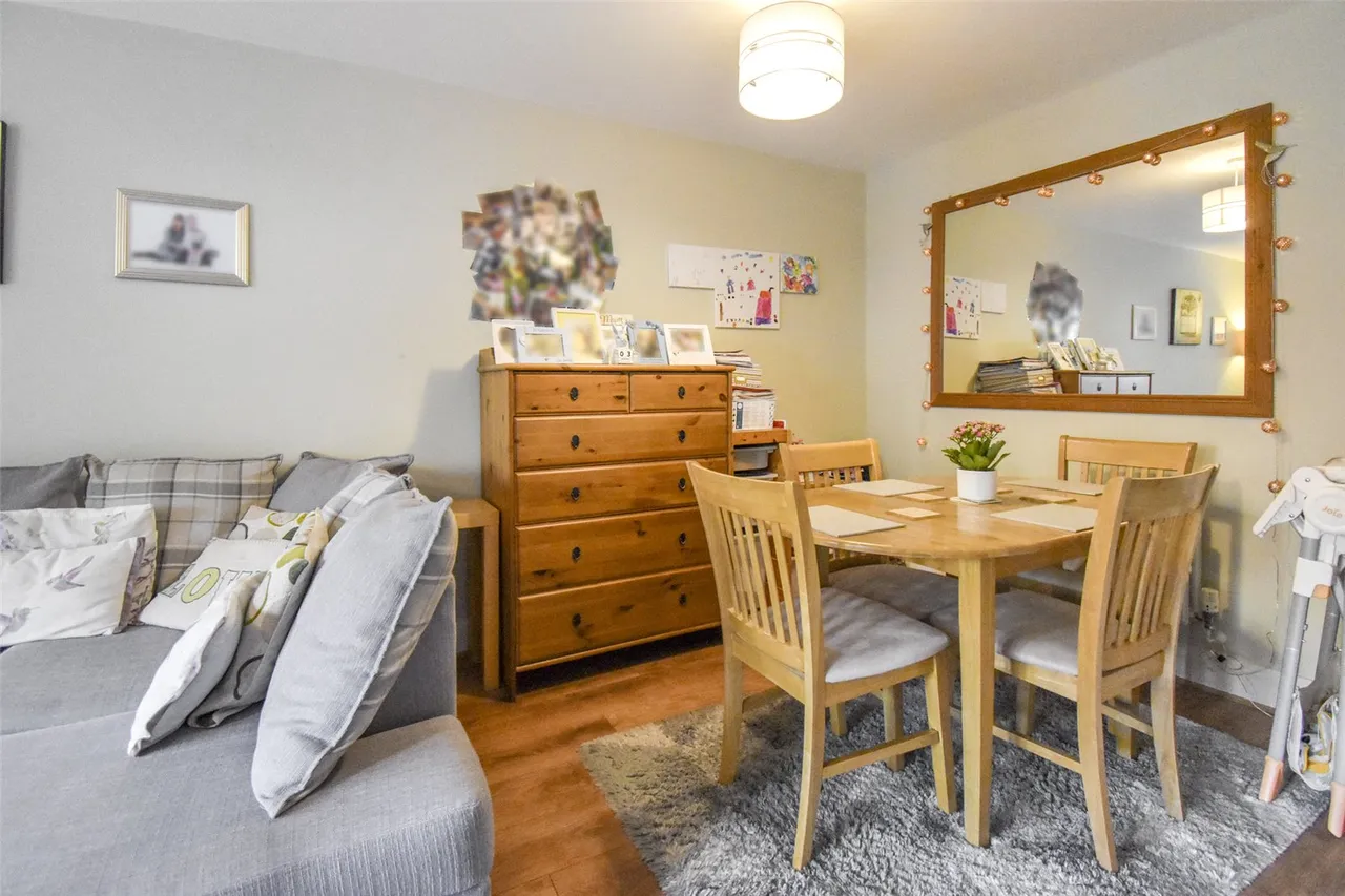 Rhyll Gardens, Aldershot, Hampshire, GU11 3UA, photo 6