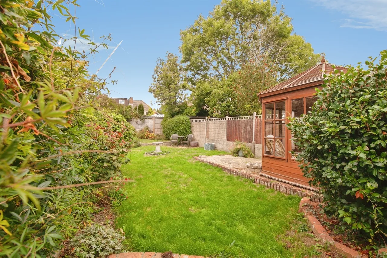 Chanctonbury Road, Burgess Hill, RH15, photo 2