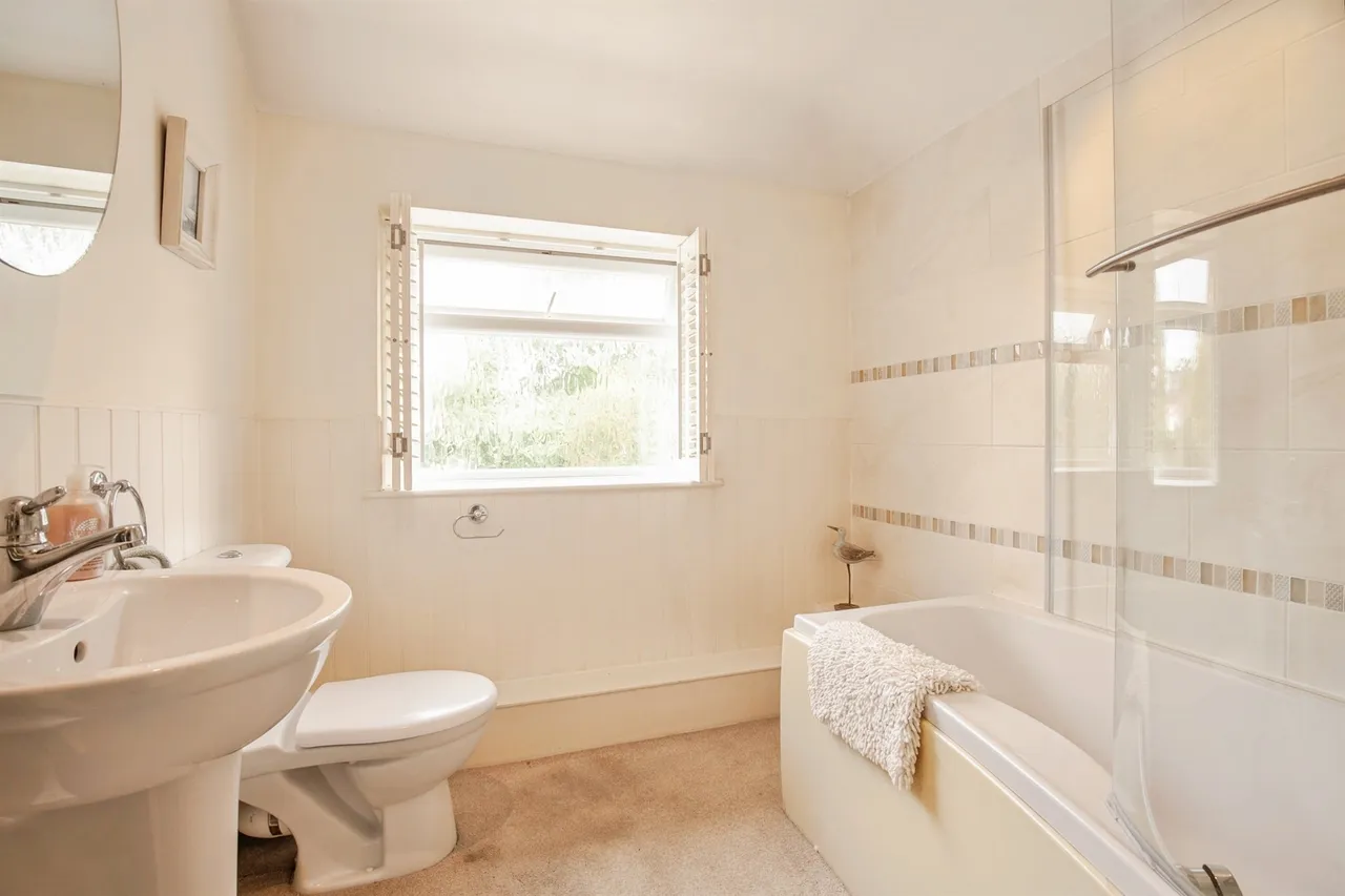 Chanctonbury Road, Burgess Hill, RH15, photo 14