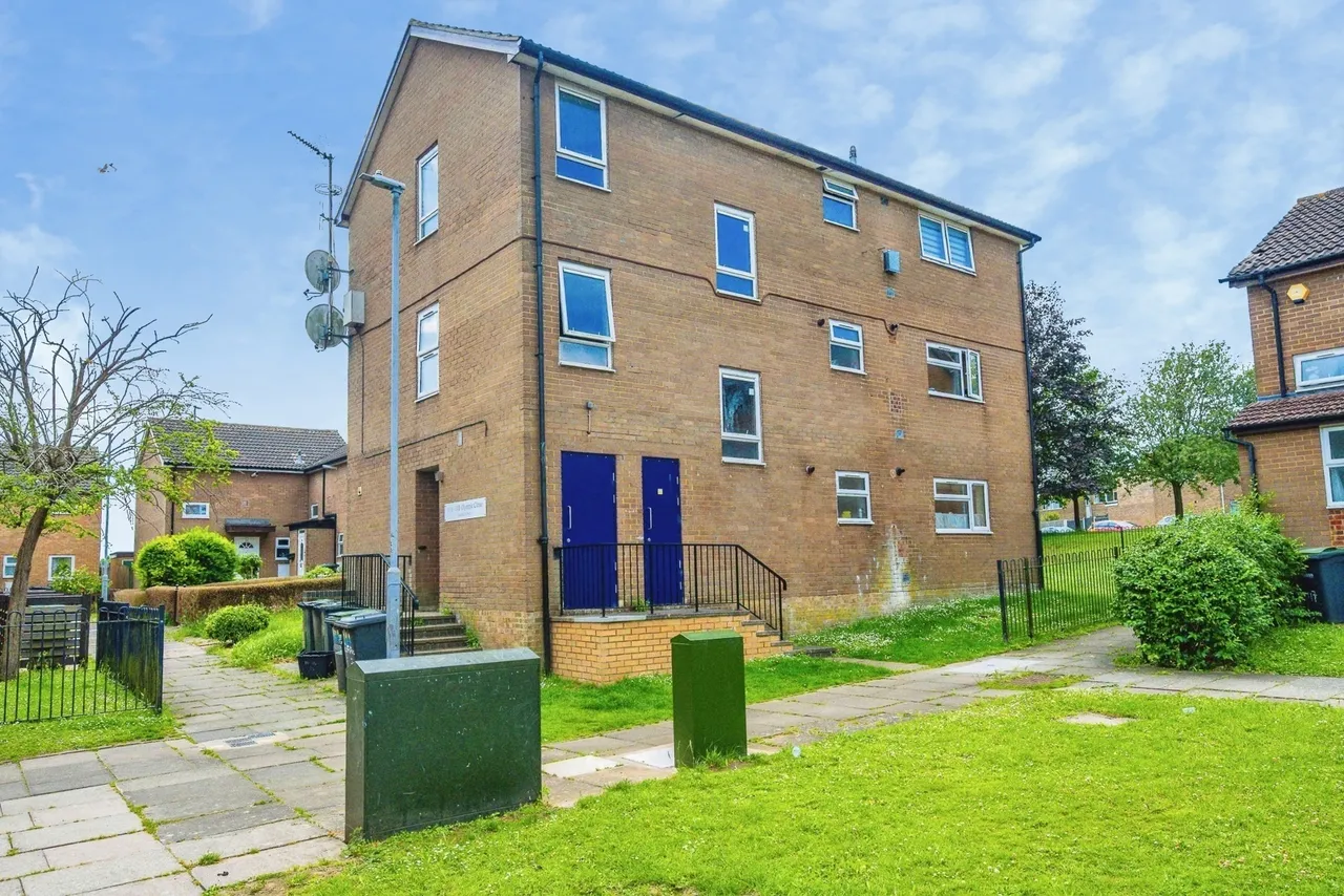 2 bed flat for sale — Olympic Close, Luton, Bedfordshire, LU3