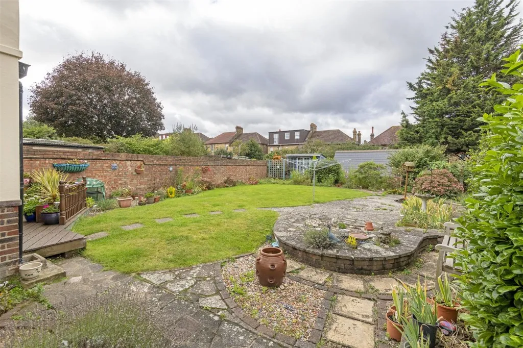 Westmount Road, SE9, photo 11