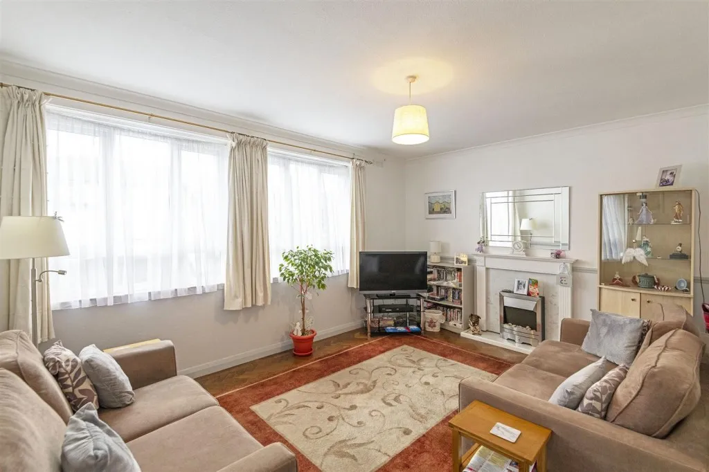 Westmount Road, SE9, photo 2