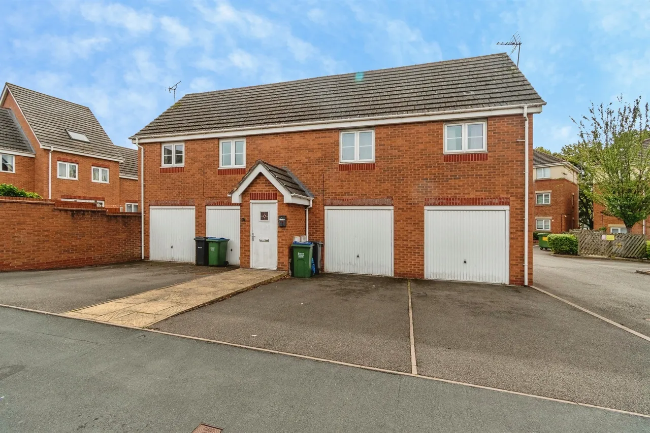 1 bed property for sale — Queen Street, Wednesbury