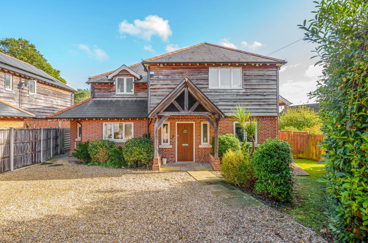 4 bed house for sale, Romsey Road, West Wellow, SO51