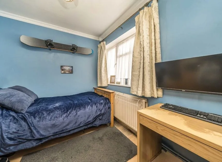 Swan Road, Hanworth, TW13, photo 5