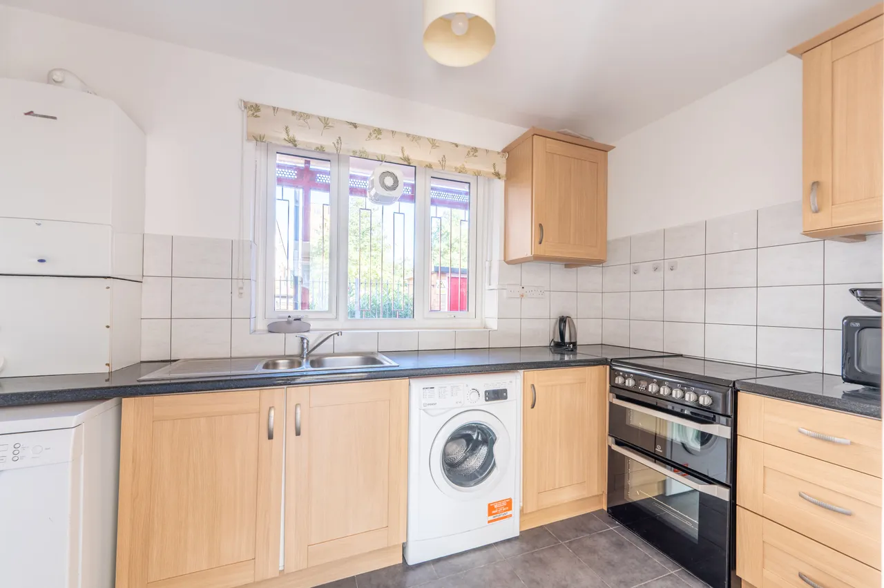 2 Barkis House, Henry Dickens Court, St Anns Road, London, photo 7