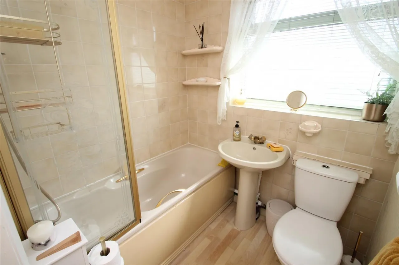 Penncricket Lane, Rowley Regis, photo 12