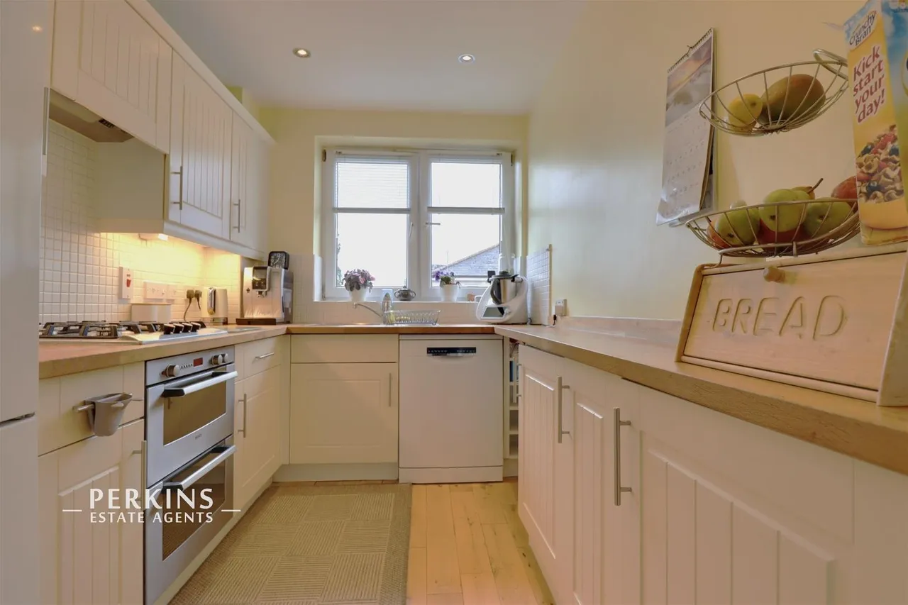 Waxlow Way, Northolt, UB5, photo 3
