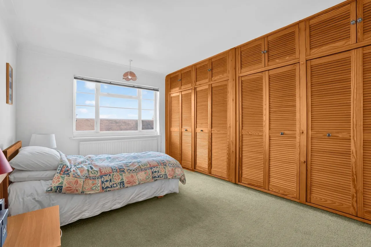 Upper Richmond Road West, London, SW14, photo 3