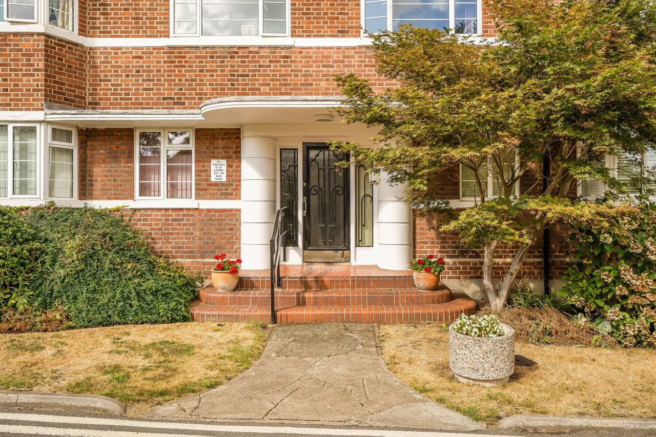 Upper Richmond Road West, London, SW14, photo 10